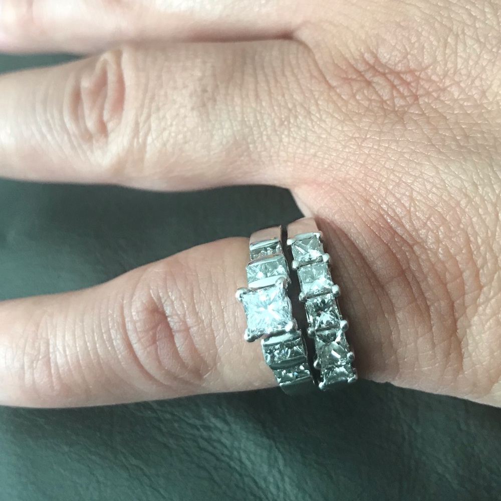 Diamond rings - Picture 2 of 8